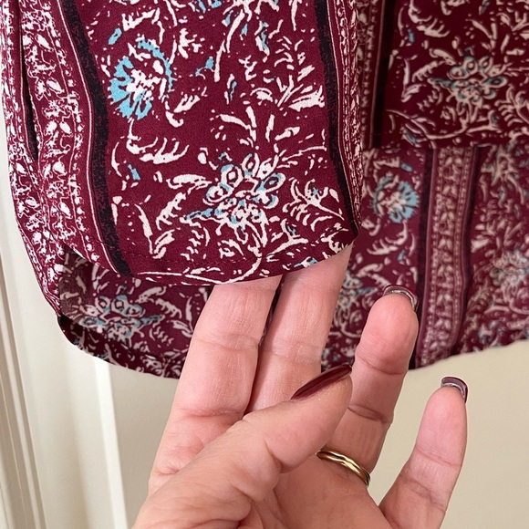 Pink Rose Semi Sheer Burgundy Floral Blouse Women's size medium - Picture 10 of 13